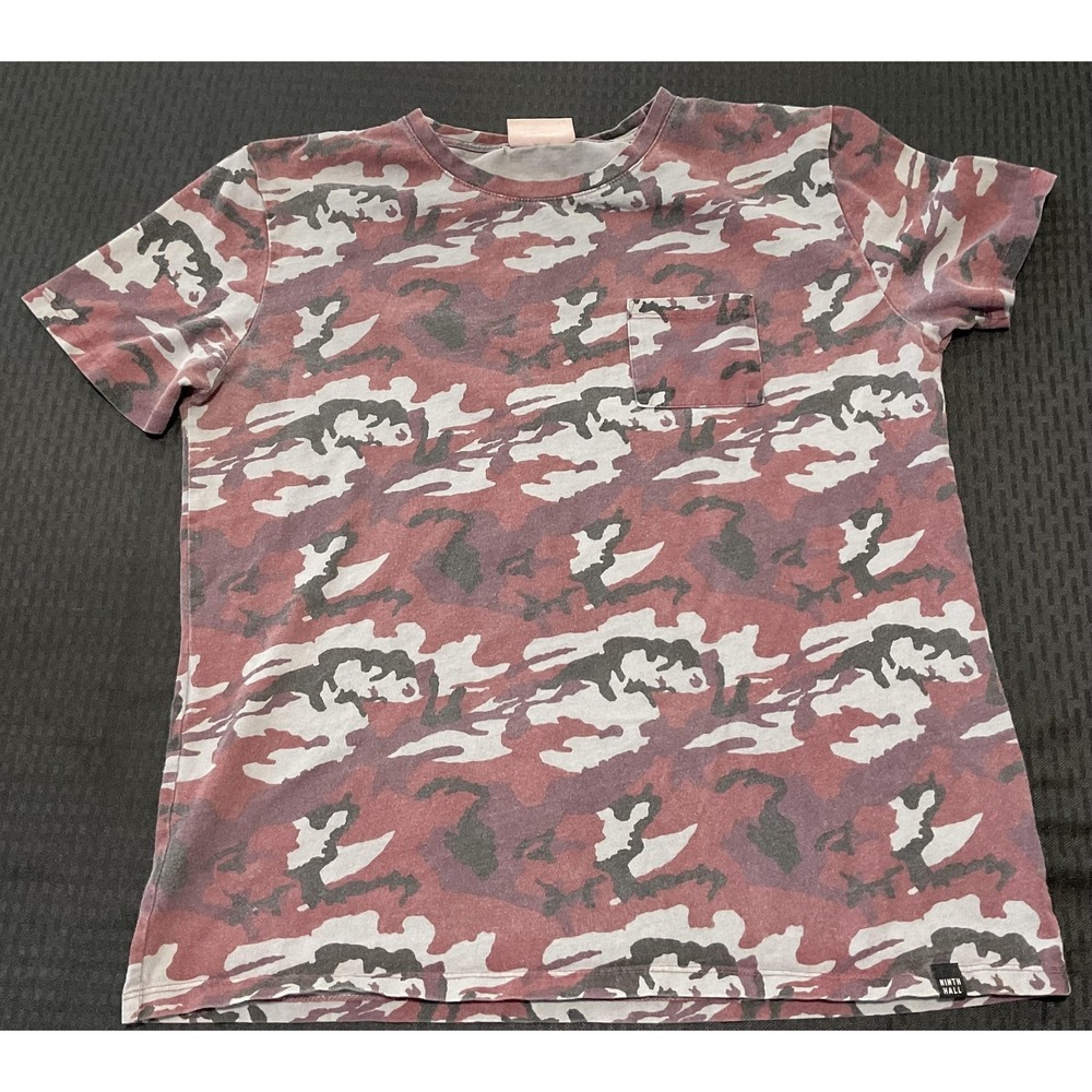Ninth Hall Shirt Mens Medium Red Gray Camo‎ Pocket Crewneck Tee Soft Cotton